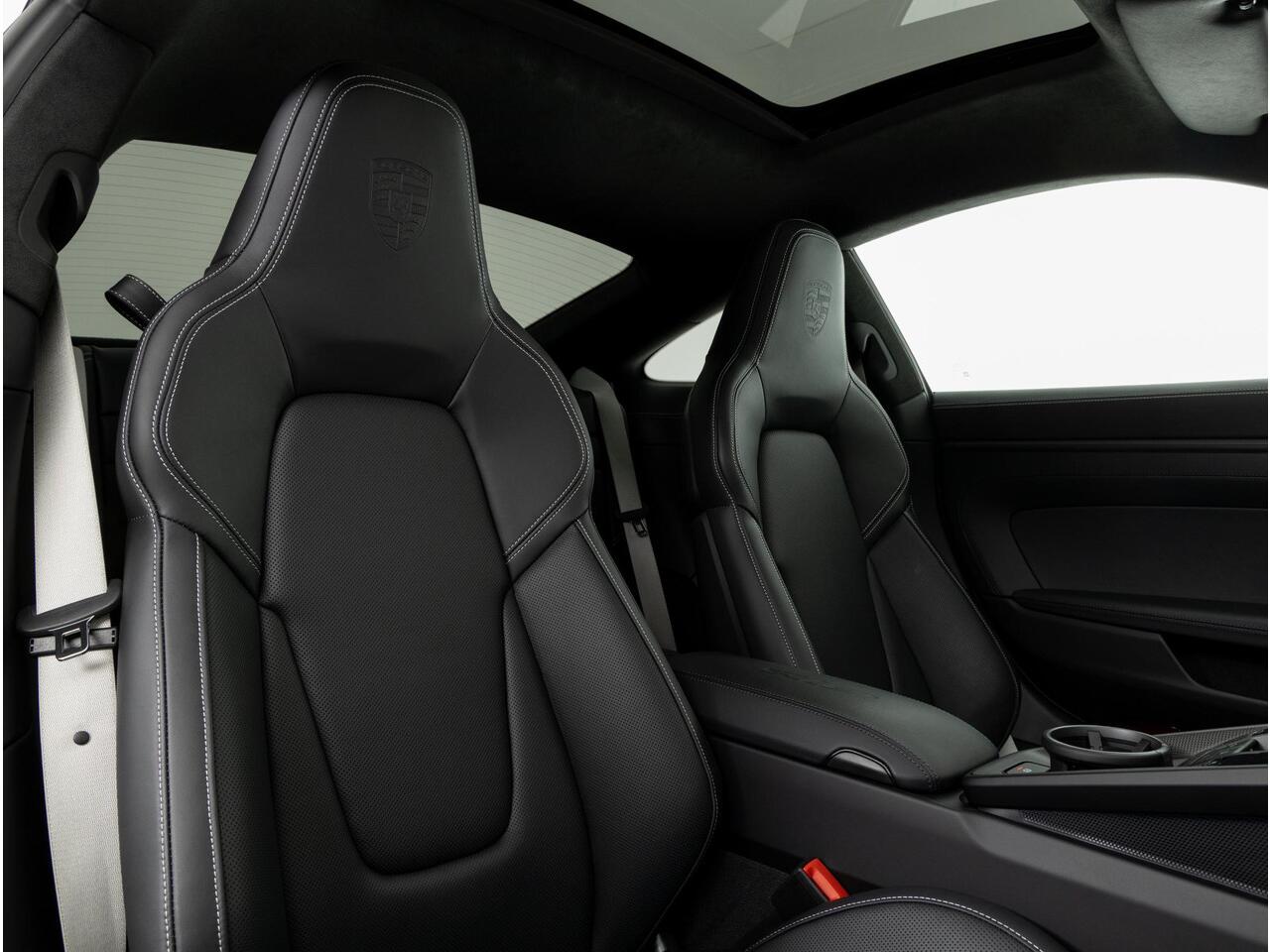 Porsche 911 Carrera 4 GTS