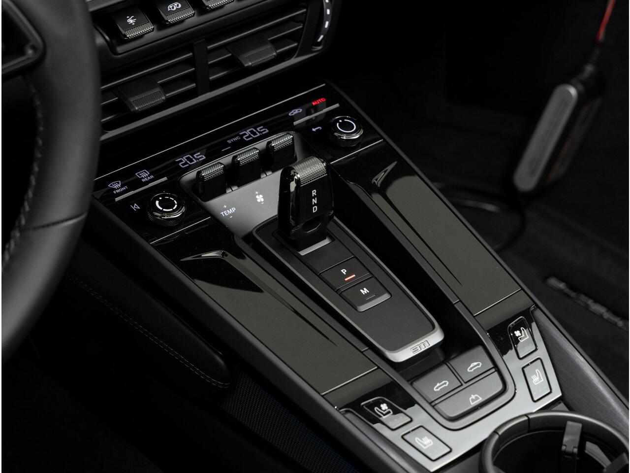 Porsche 911 Carrera 4 GTS Cabriolet