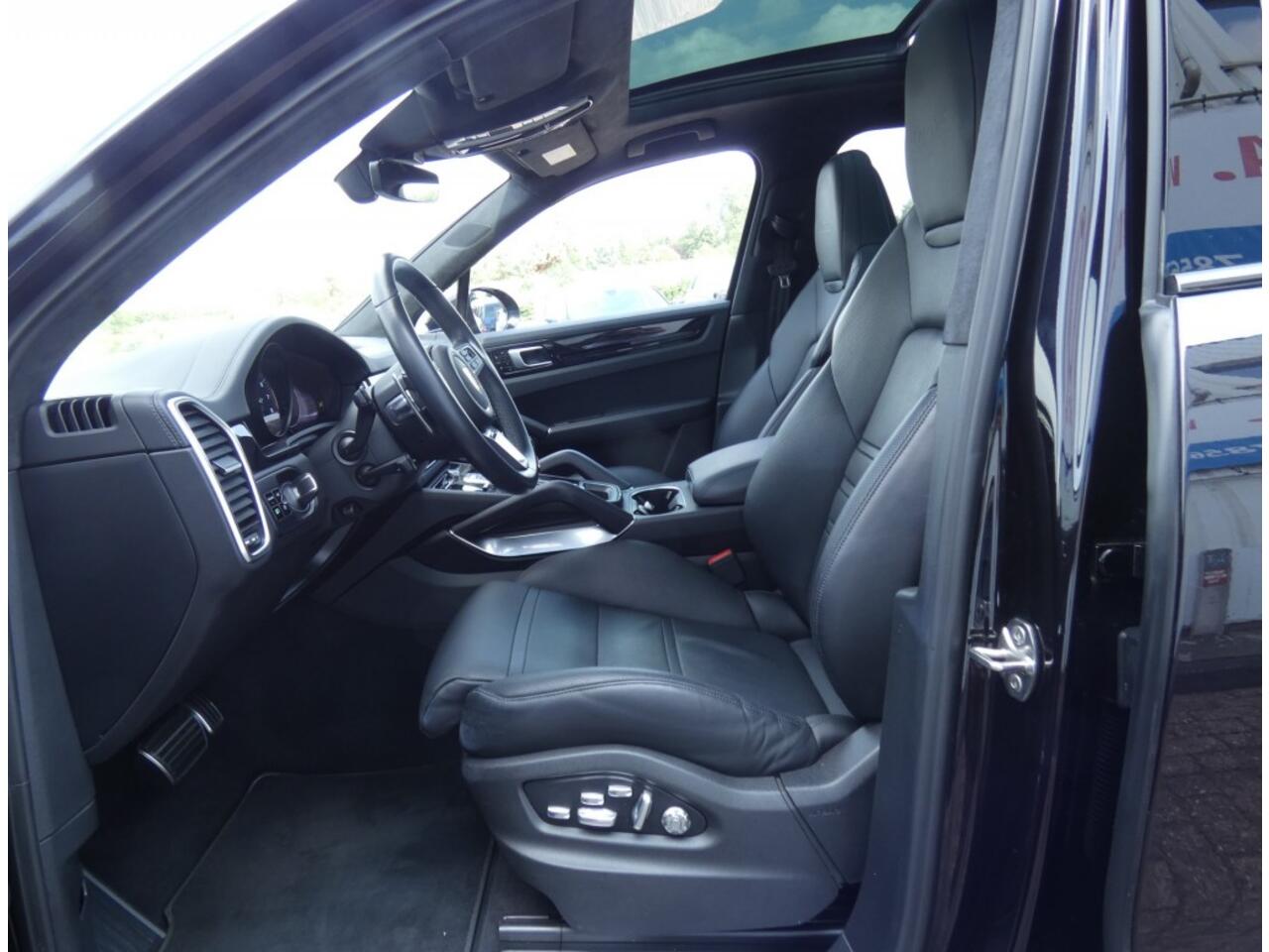 Porsche CAYENNE 4.0 V8 551PK TURBO,Pano,360,Nightvision,Trhaak