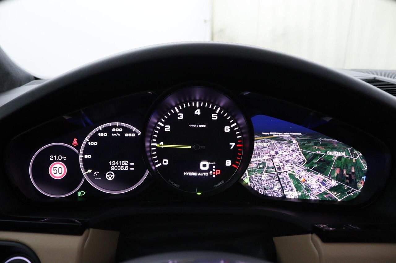 Porsche CAYENNE E-Hybrid*462PK*NLAUTO*PANO*ACC*PDLS*HAAK*DEALER OH