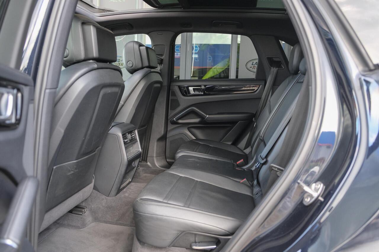 Porsche CAYENNE S 2.9 V6 441pk Panoramadak Luchvering Matrix led Comfortstoelen Memory Camera 21" LMV