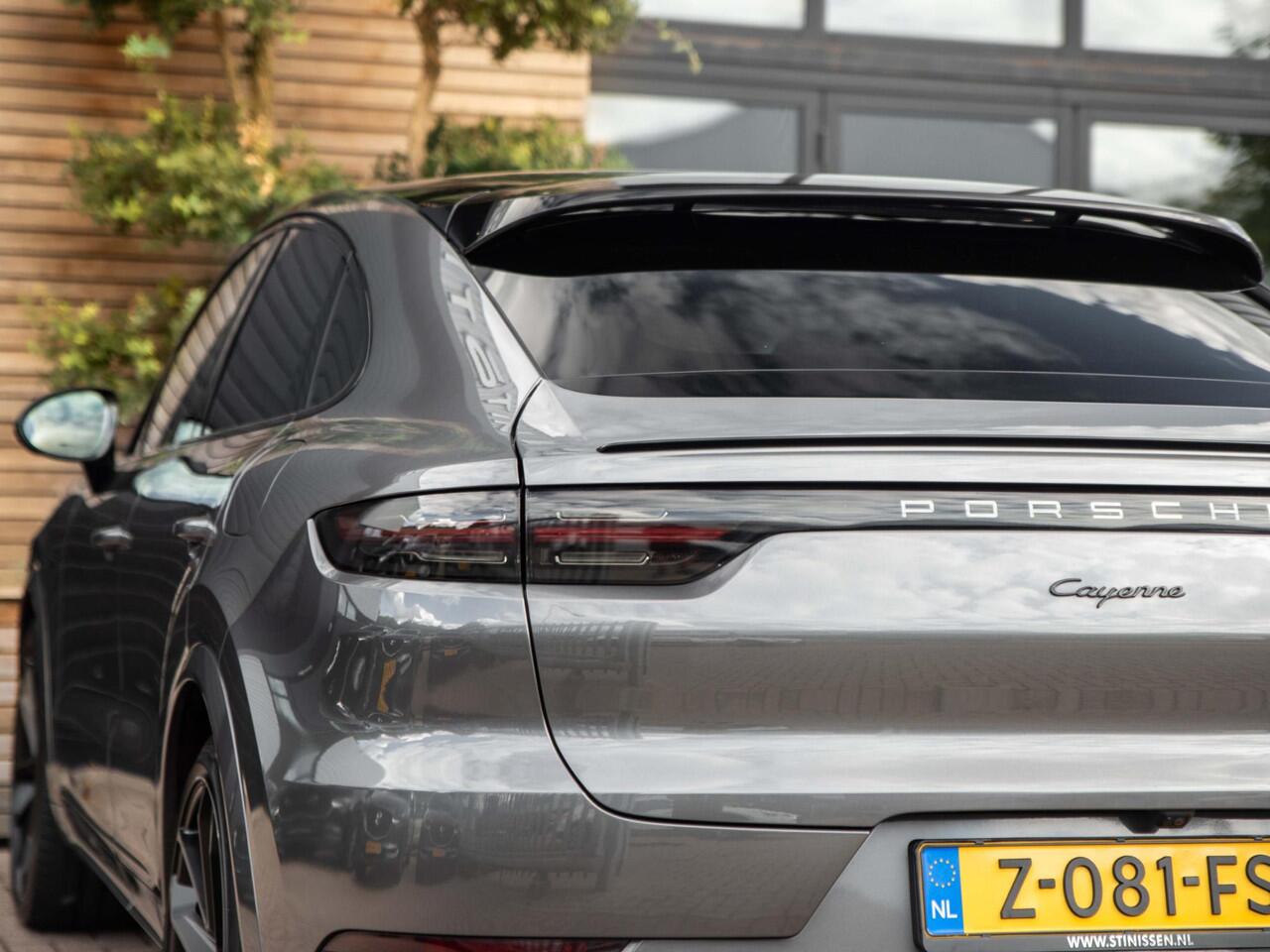 Porsche CAYENNE Coupé 3.0 E-Hybrid Pano Luchtvering ACC Bose