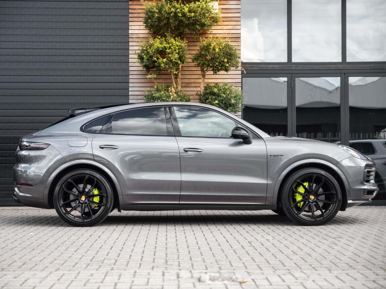 Porsche CAYENNE Coupé 3.0 E-Hybrid Pano Luchtvering ACC Bose
