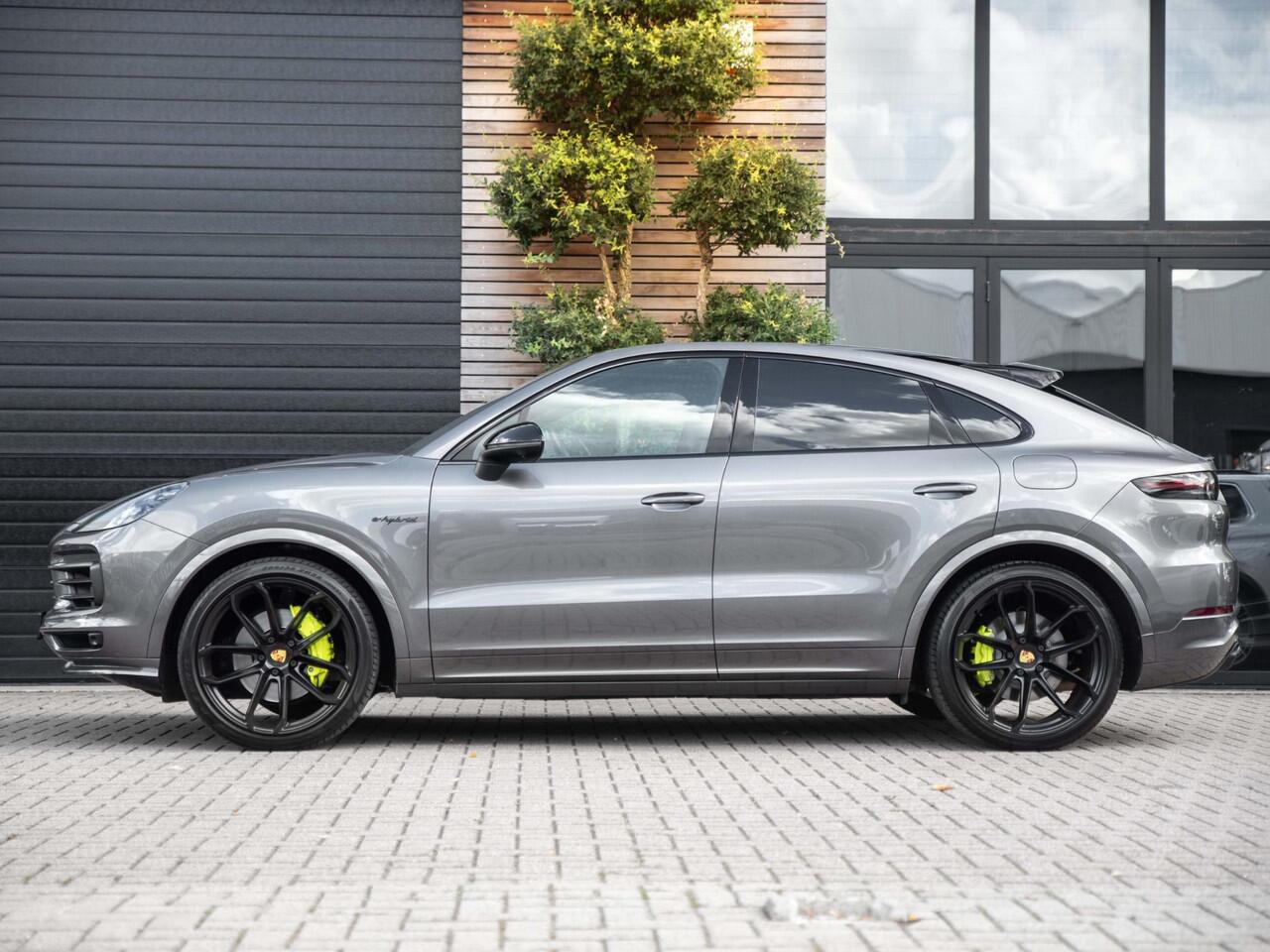 Porsche CAYENNE Coupé 3.0 E-Hybrid Pano Luchtvering ACC Bose