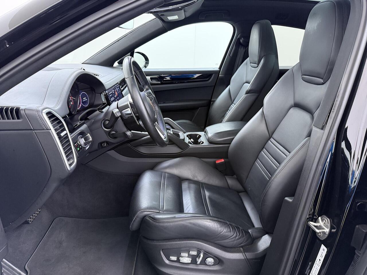 Porsche CAYENNE Coupé 3.0 Panoramadak | Dealer onderhouden | Bose