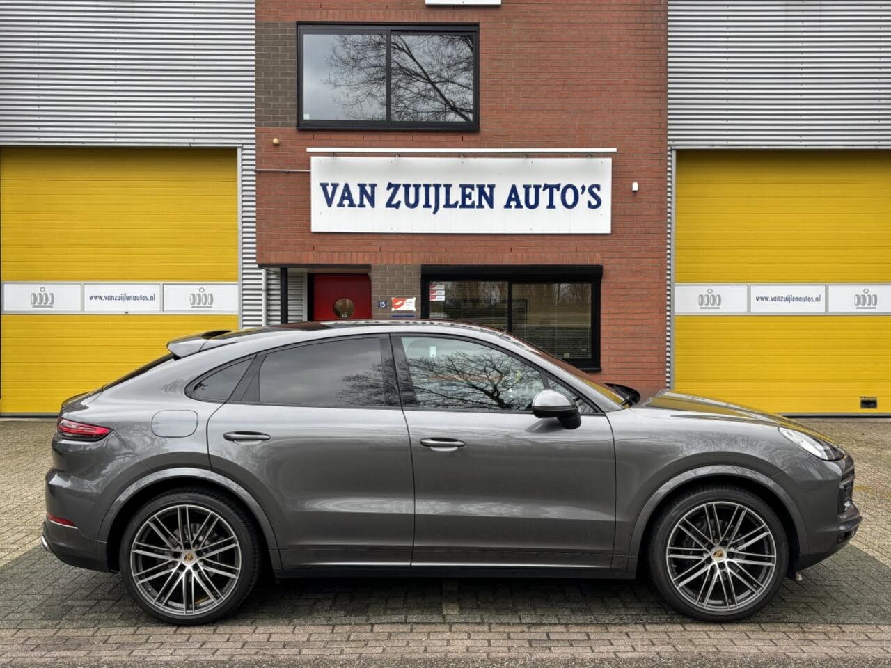 Porsche CAYENNE Coupé 3.0 V6 340pk Luchtvering Trekhaak 22" Pano BOSE BTW