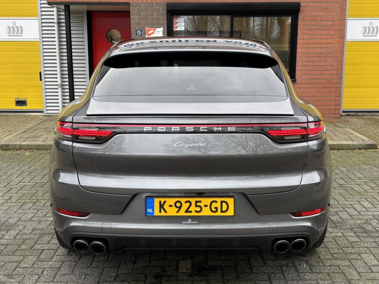 Porsche CAYENNE Coupé 3.0 V6 340pk Luchtvering Trekhaak 22" Pano BOSE BTW