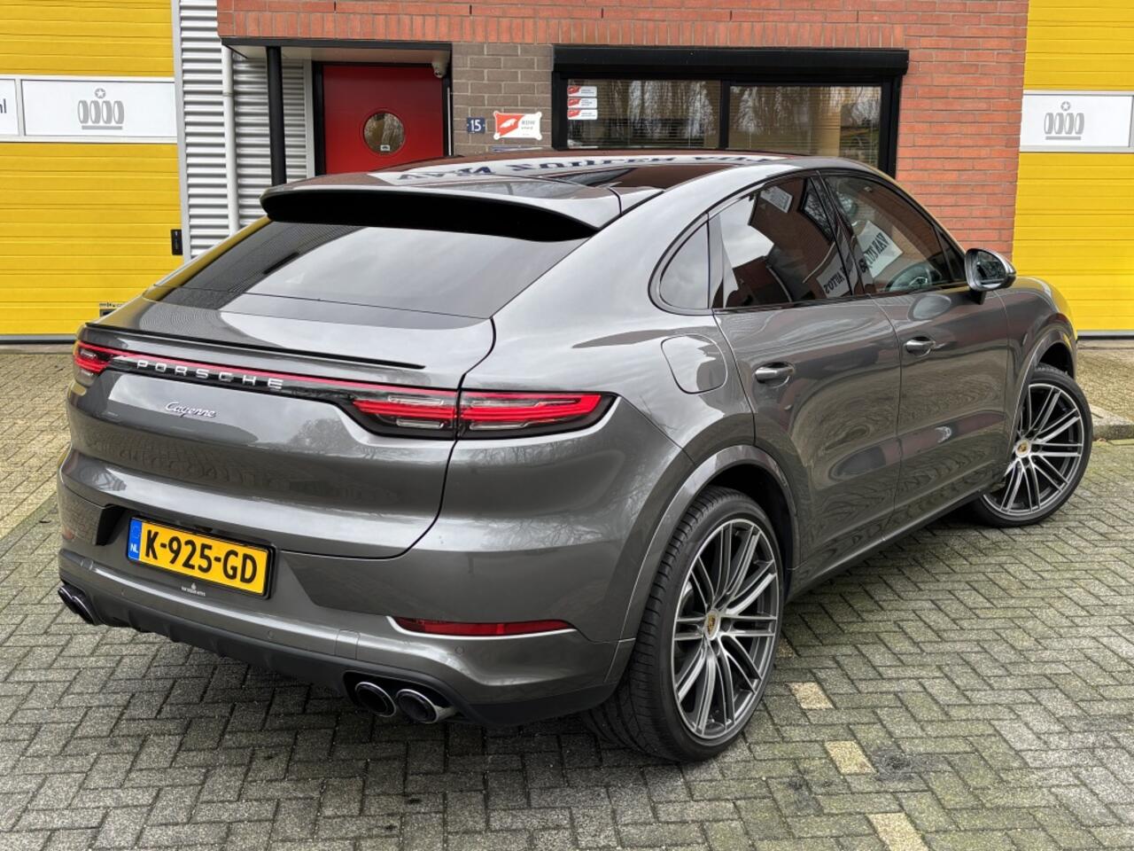 Porsche CAYENNE Coupé 3.0 V6 340pk Luchtvering Trekhaak 22" Pano BOSE BTW
