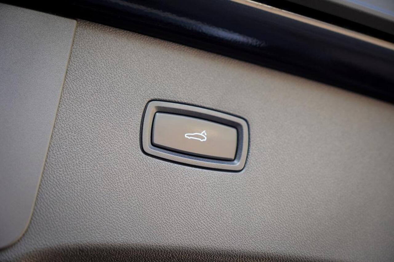 Porsche CAYENNE Coupé 2.9 S / Sport Design Carbon / Pepita / Trekhaak