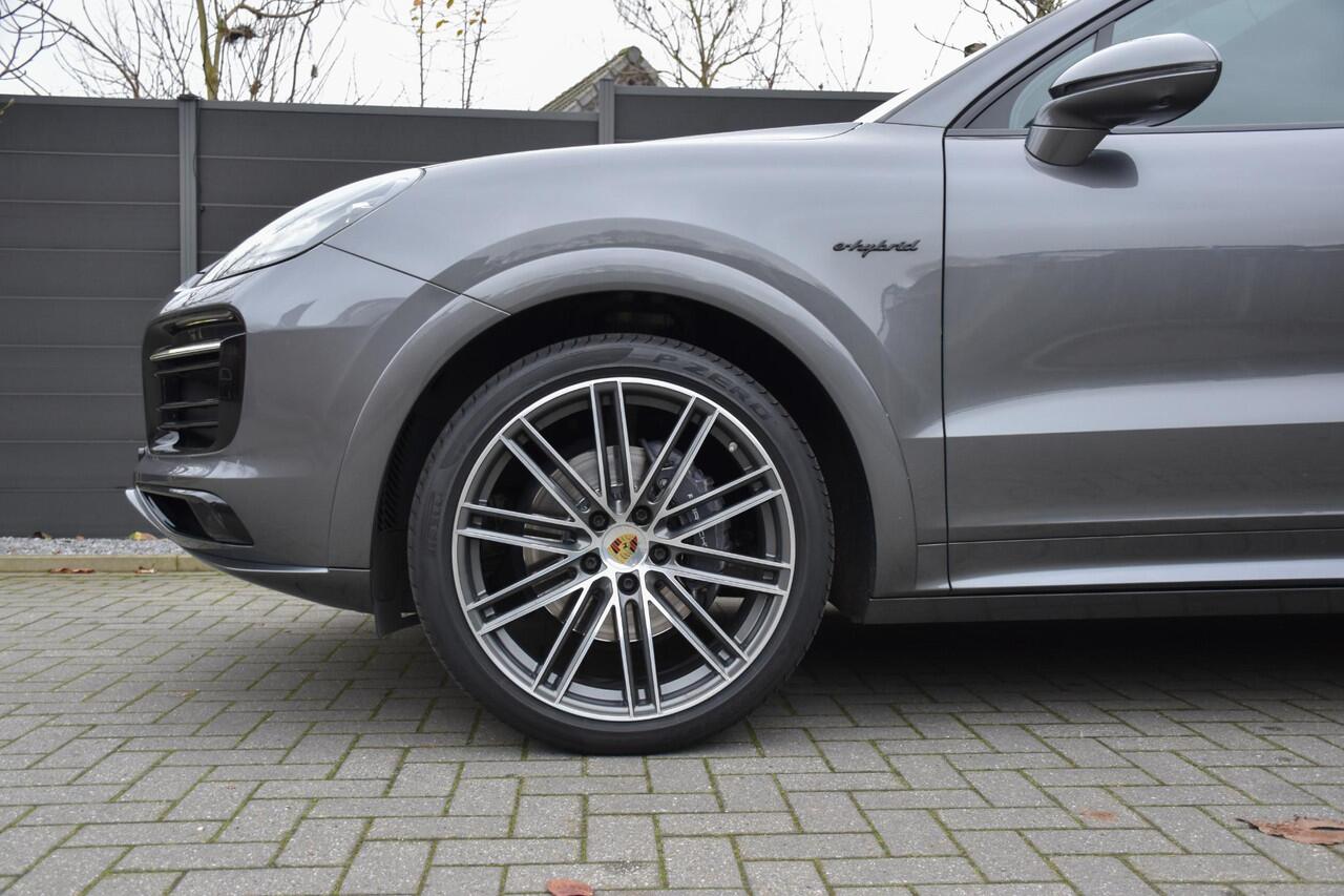 Porsche CAYENNE Coupé 3.0 E-Hybrid | ACC | GTS-stoel | Chrono | Pano | Achteras besturing