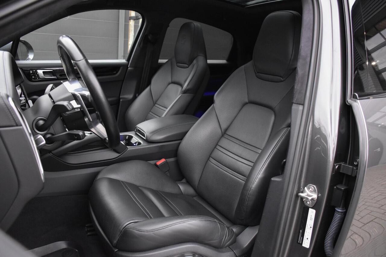 Porsche CAYENNE Coupé 3.0 E-Hybrid | ACC | GTS-stoel | Chrono | Pano | Achteras besturing