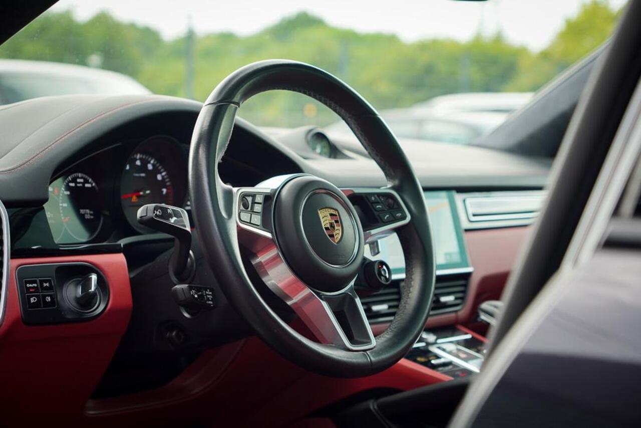 Porsche CAYENNE Coupé 3.0 / Pano / 18-Voudig / NL Auto / Incl BTW / 22'' / Sportuitlaat