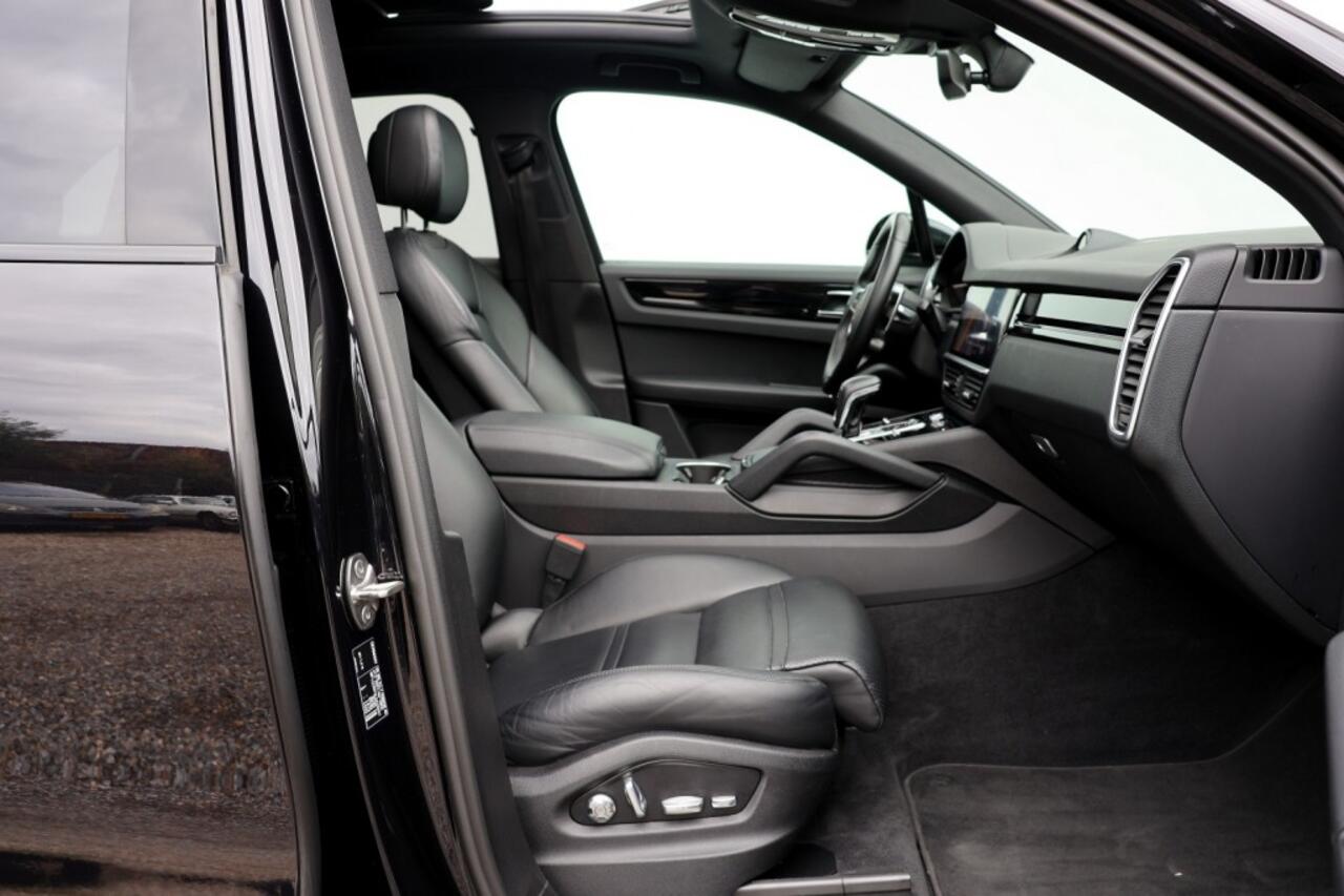 Porsche CAYENNE 3.0 E-Hybrid - 462 pk **Sport Chrono Plus / Pano / BOSE