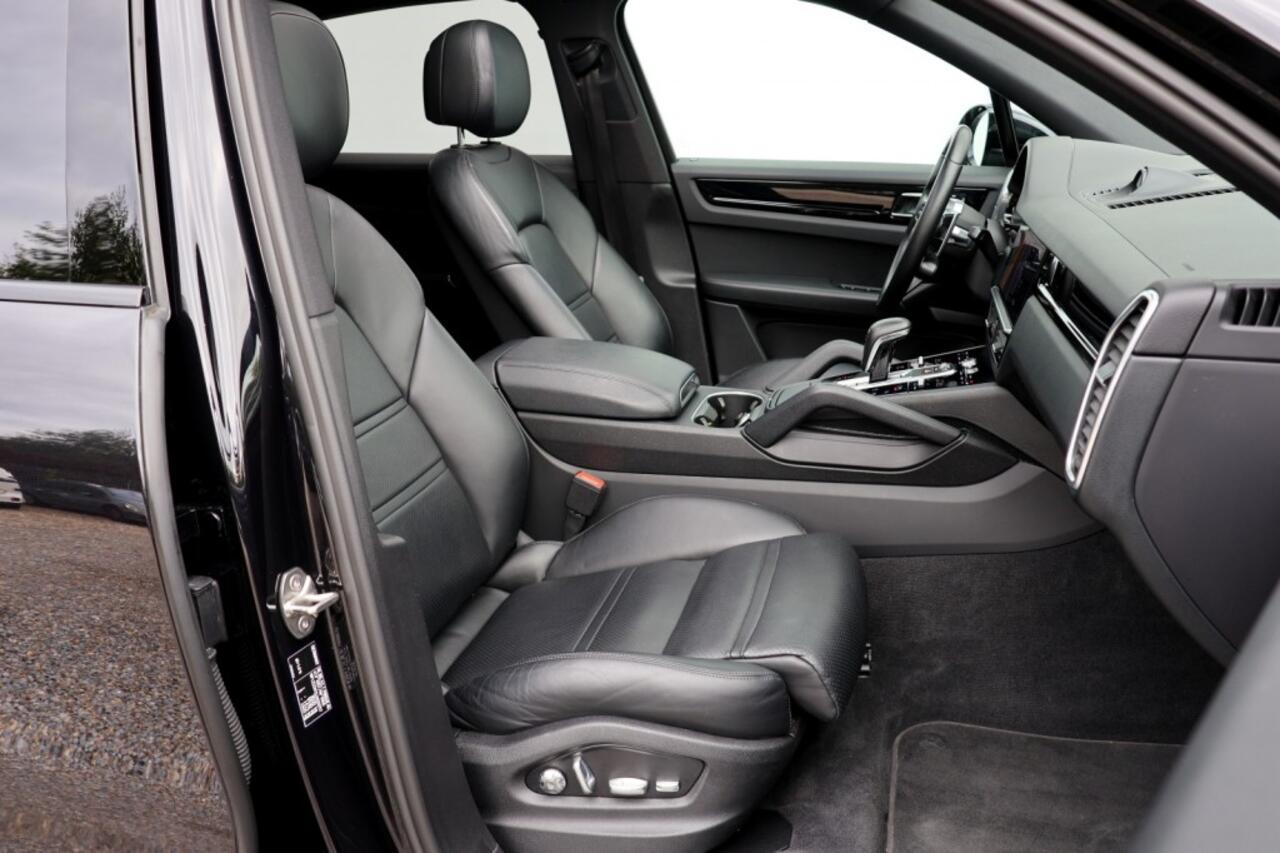 Porsche CAYENNE 3.0 E-Hybrid - 462 pk **Sport Chrono Plus / Pano / BOSE