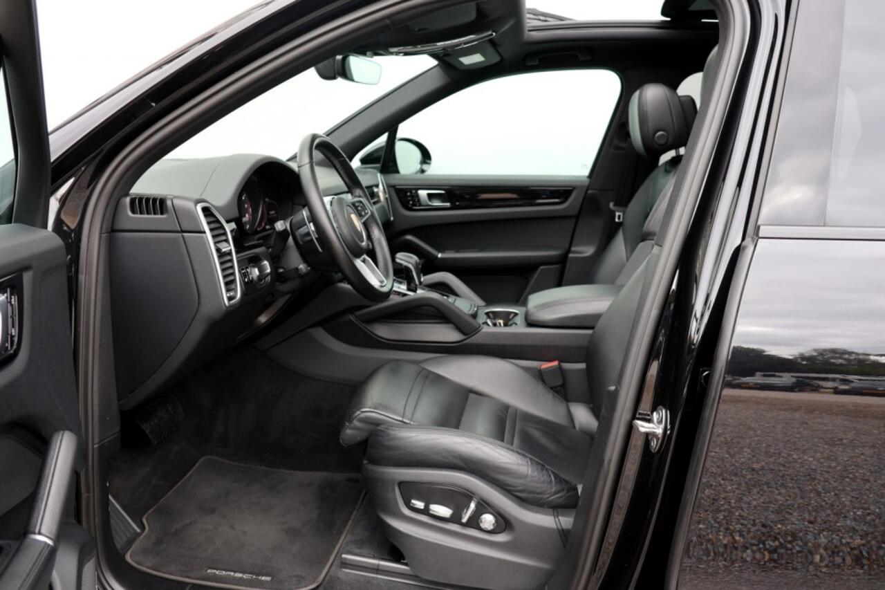 Porsche CAYENNE 3.0 E-Hybrid - 462 pk **Sport Chrono Plus / Pano / BOSE