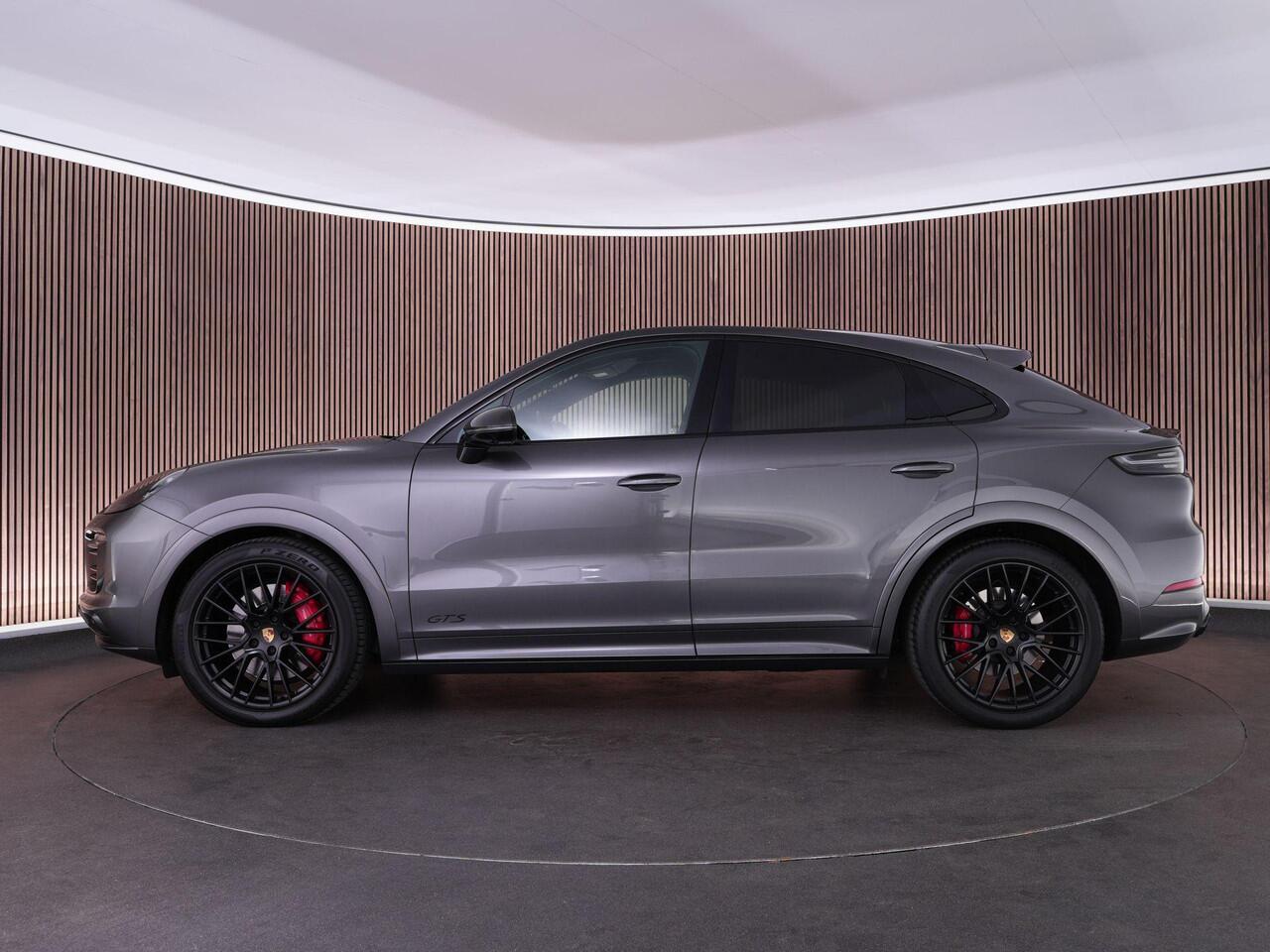 Porsche CAYENNE Coupé GTS 4.0 460pk |dealer onderhouden|Approved 2028|pano|carbon ext|matrix LED|chrono|sport design|Bose|18-voudig|HUD|memory|360 camera|Apple Carplay|blind spot|21"|