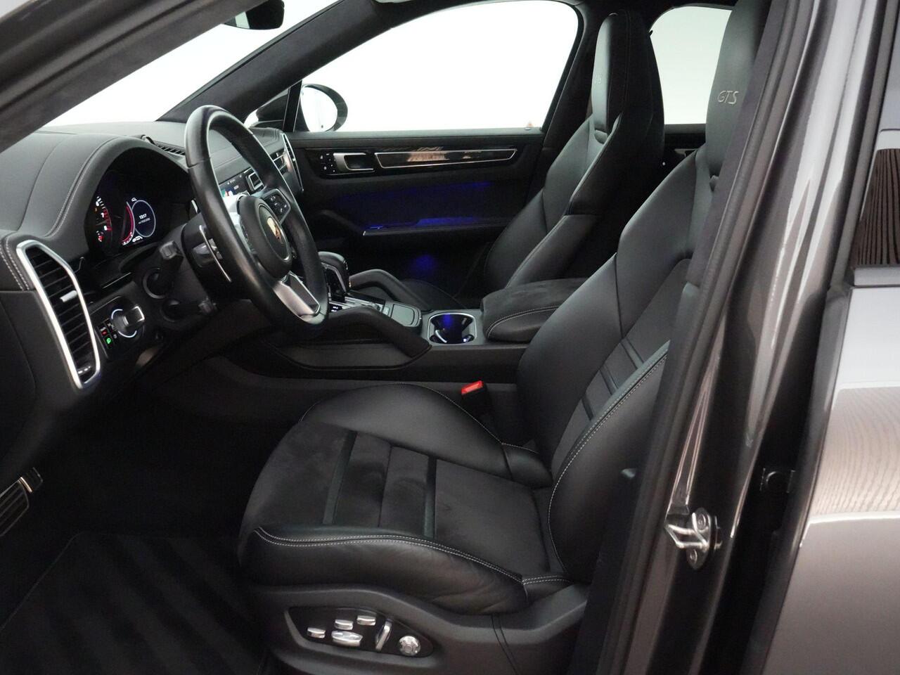 Porsche CAYENNE Coupé GTS 4.0 460pk |dealer onderhouden|Approved 2028|pano|carbon ext|matrix LED|chrono|sport design|Bose|18-voudig|HUD|memory|360 camera|Apple Carplay|blind spot|21"|