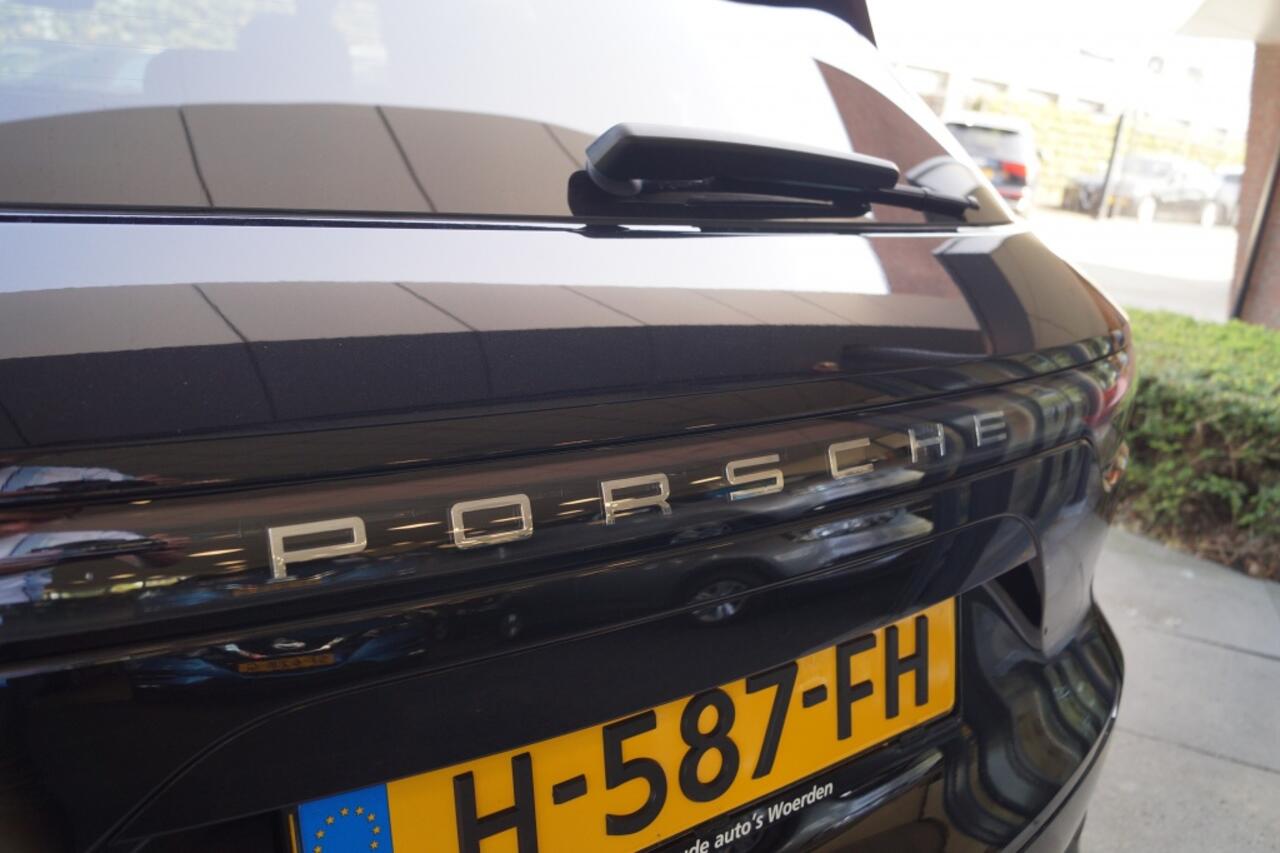 Porsche CAYENNE 3.0 E-Hybrid Automaat -PANO-LEER-CHRONO-LED-