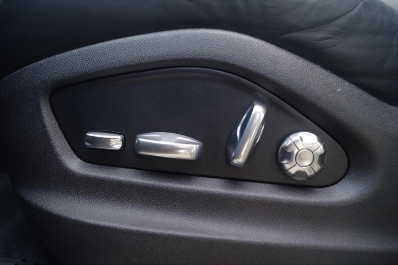 Porsche CAYENNE 3.0 E-Hybrid Automaat -PANO-LEER-CHRONO-LED-