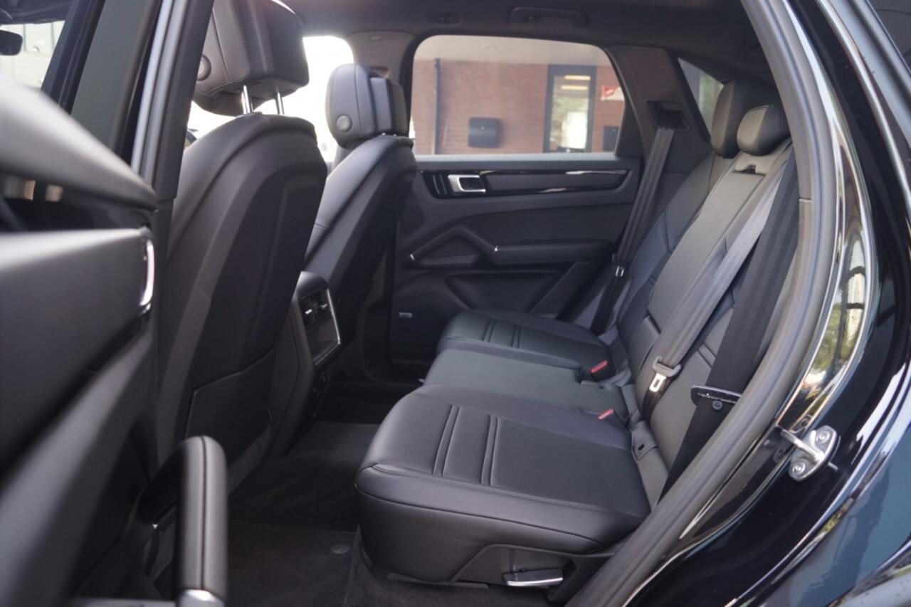 Porsche CAYENNE 3.0 E-Hybrid Automaat -PANO-LEER-CHRONO-LED-