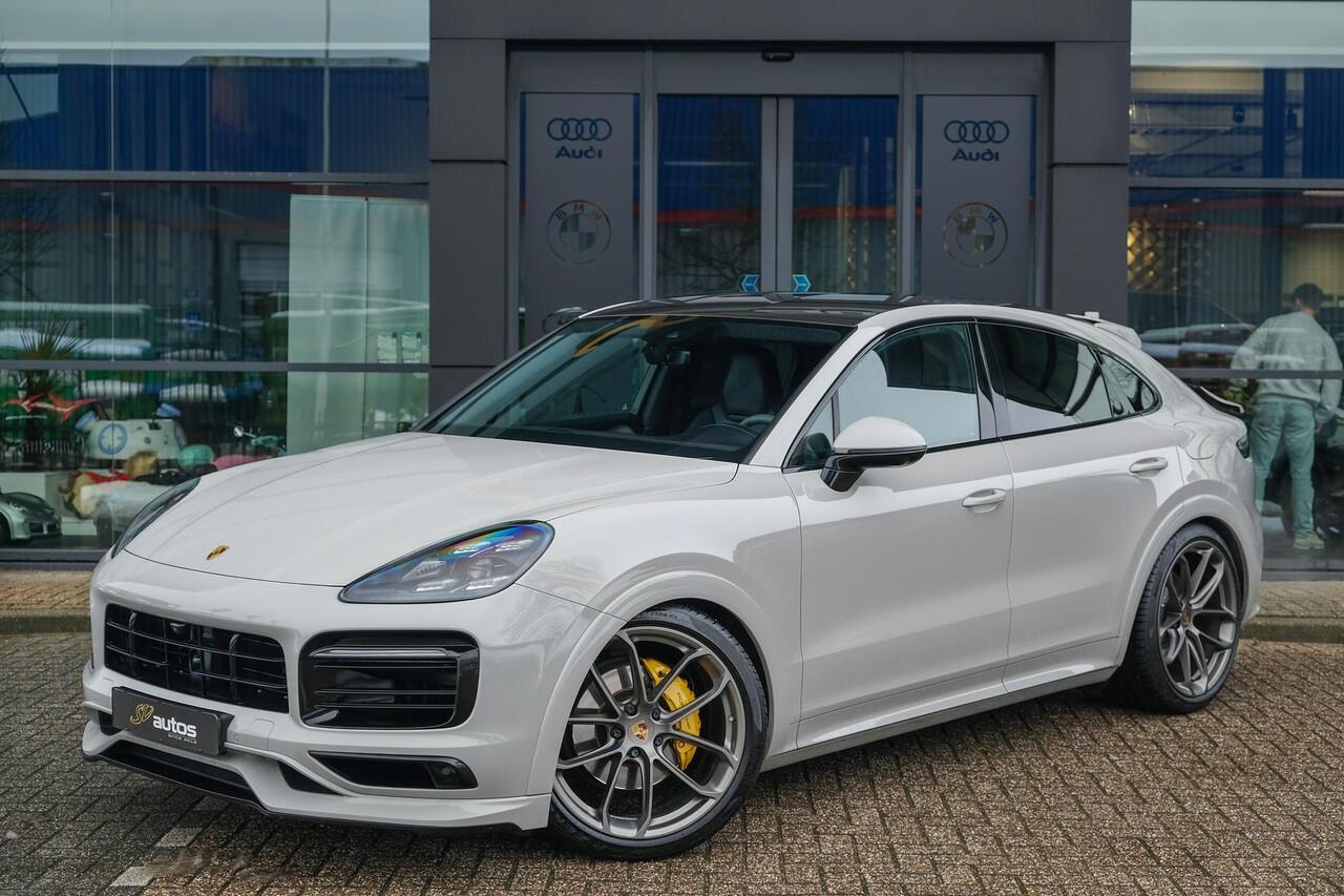 Porsche CAYENNE Coupé 3.0 E-Hybrid 462PK Krijtgrijs SportDesign Luchtvering Lightweight Package Carbon Dak 4-wielsturing NLauto