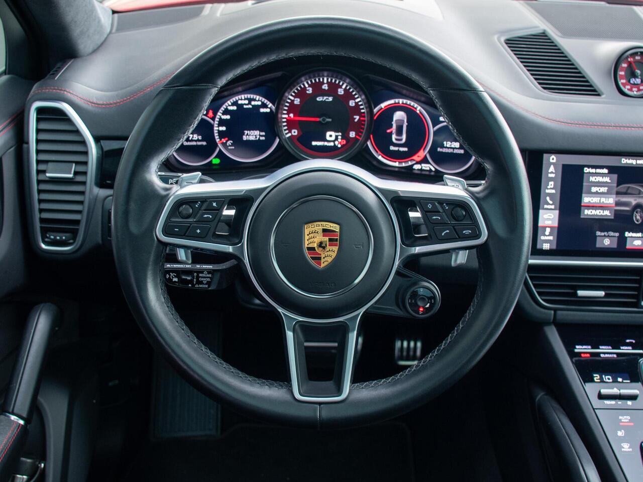 Porsche CAYENNE Coupé 4.0 GTS | Adapt. stoelen | Head-up | Chrono | 360 Camera | Meesturende achter-as | GTS