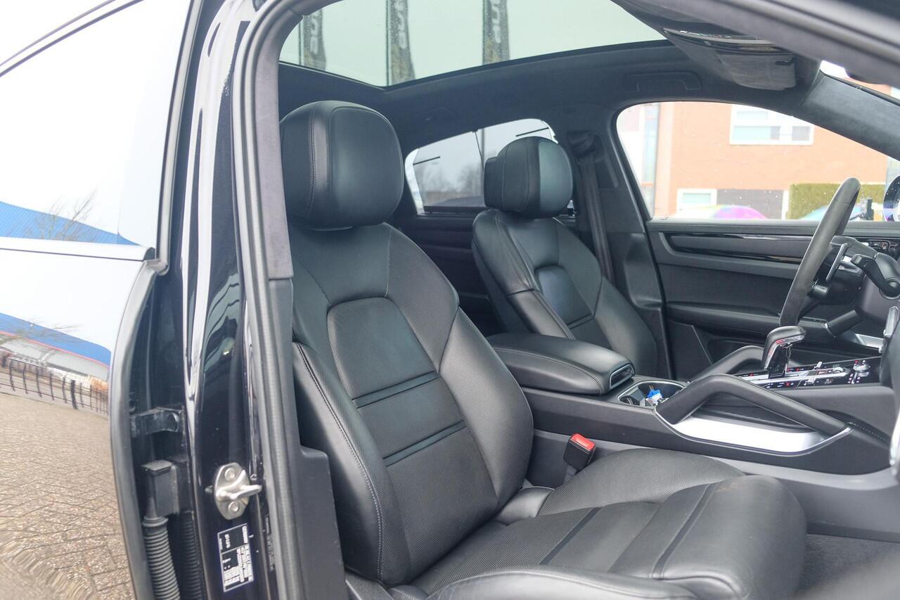 Porsche CAYENNE Coupé 4.0 V8 Turbo S 680pk E-Hybrid Panoramadak Keramisch *BTW* Massage Trekhaak Stoelkoeling Luchtvering