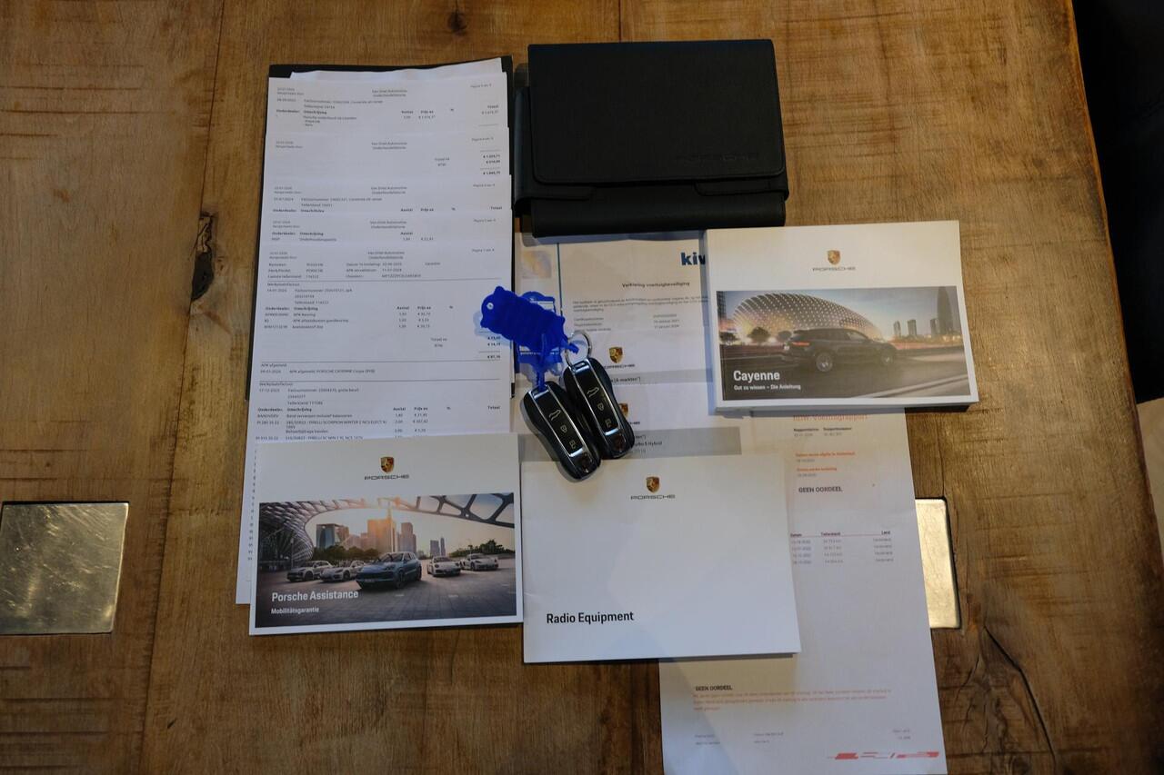 Porsche CAYENNE Coupé 4.0 V8 Turbo S 680pk E-Hybrid Panoramadak Keramisch *BTW* Massage Trekhaak Stoelkoeling Luchtvering