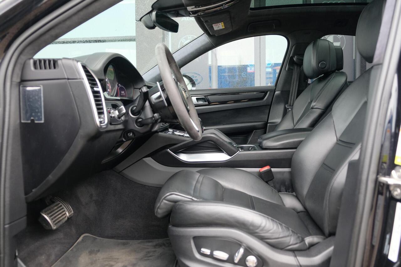 Porsche CAYENNE Coupé 4.0 V8 Turbo S 680pk E-Hybrid Panoramadak Keramisch *BTW* Massage Trekhaak Stoelkoeling Luchtvering