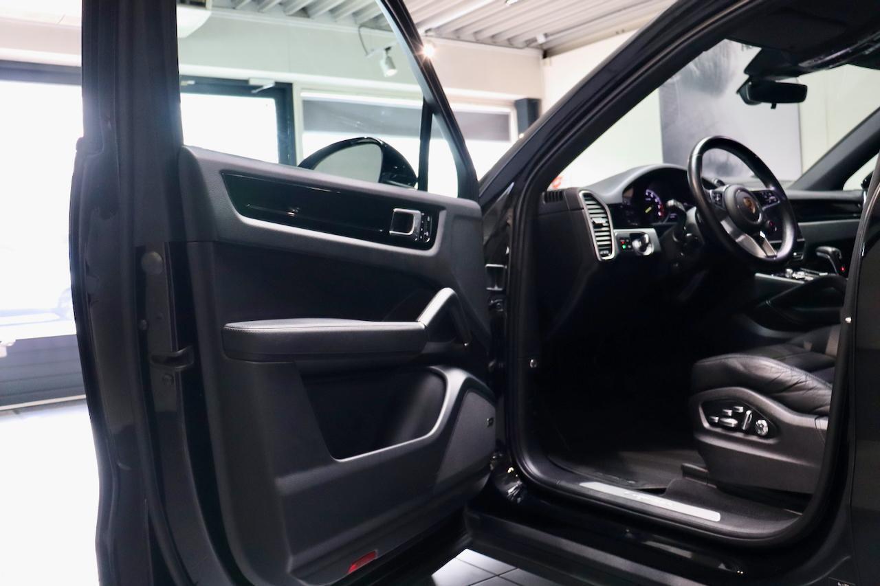 Porsche CAYENNE Coupé 3.0 E-Hybrid|PSCB|SoftCl|18weg|Sport Chrono
