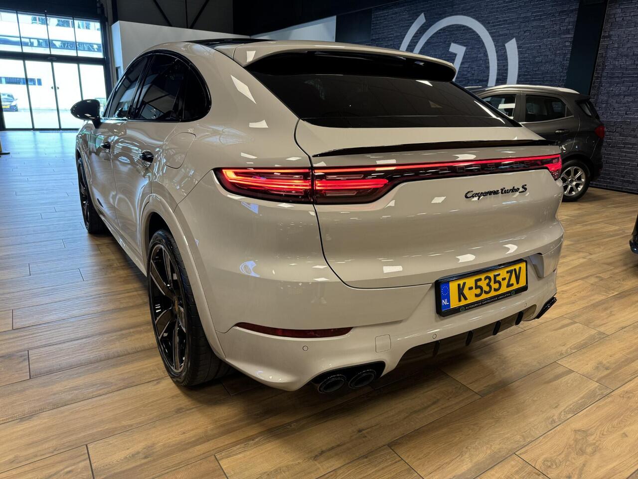 Porsche CAYENNE Coupé 4.0 Turbo S E-Hybrid |Krijt|Sport Designpakket|Keramische remmen