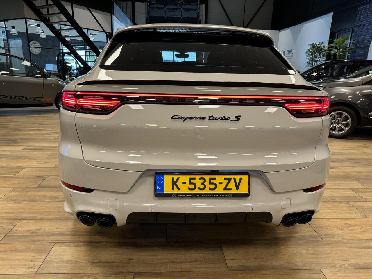 Porsche CAYENNE Coupé 4.0 Turbo S E-Hybrid |Krijt|Sport Designpakket|Keramische remmen