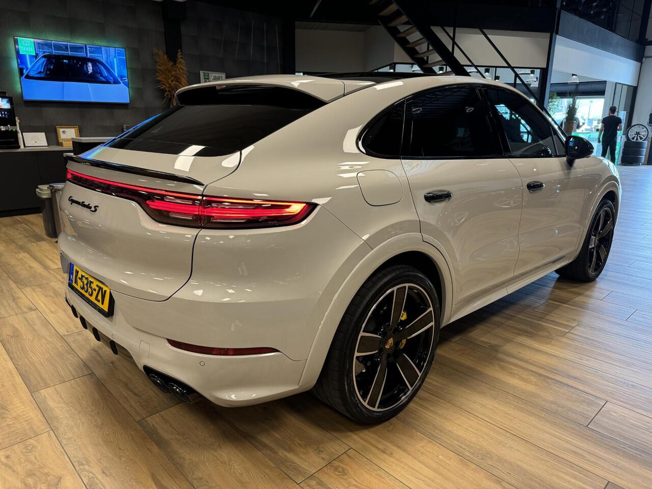 Porsche CAYENNE Coupé 4.0 Turbo S E-Hybrid |Krijt|Sport Designpakket|Keramische remmen