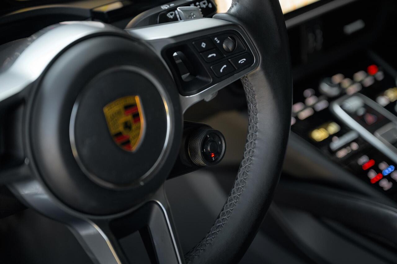 Porsche CAYENNE E-Hybrid SportDesign | 22inch | StoelClimate | BOSE | SportUitl