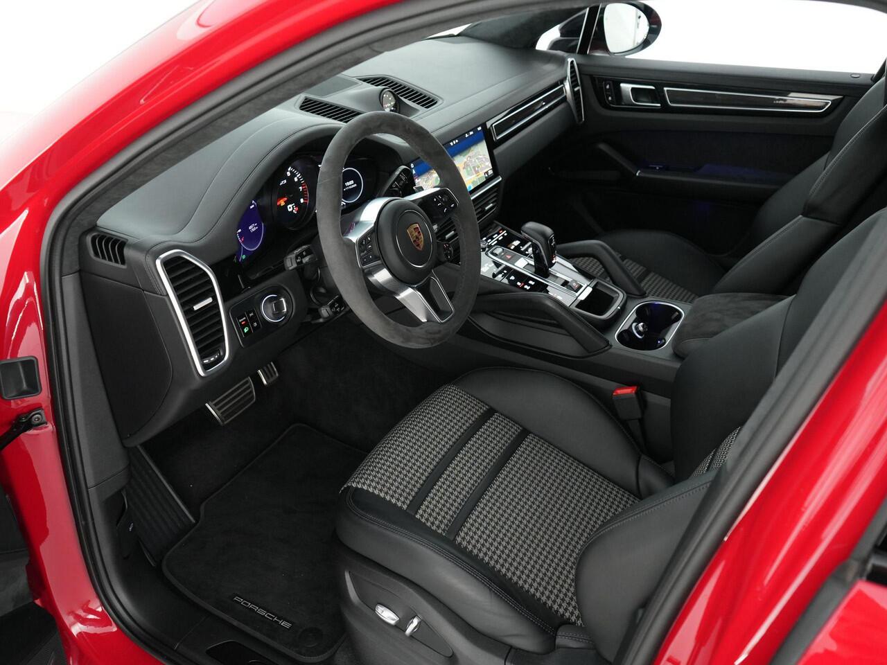 Porsche CAYENNE Coupé 4.0 GTS |lichtgewicht sportpakket|softclose|HUD|BOSE|luchtvering PASM|memory|stoelverwarming voor en achter|verwarmbare voorruit|