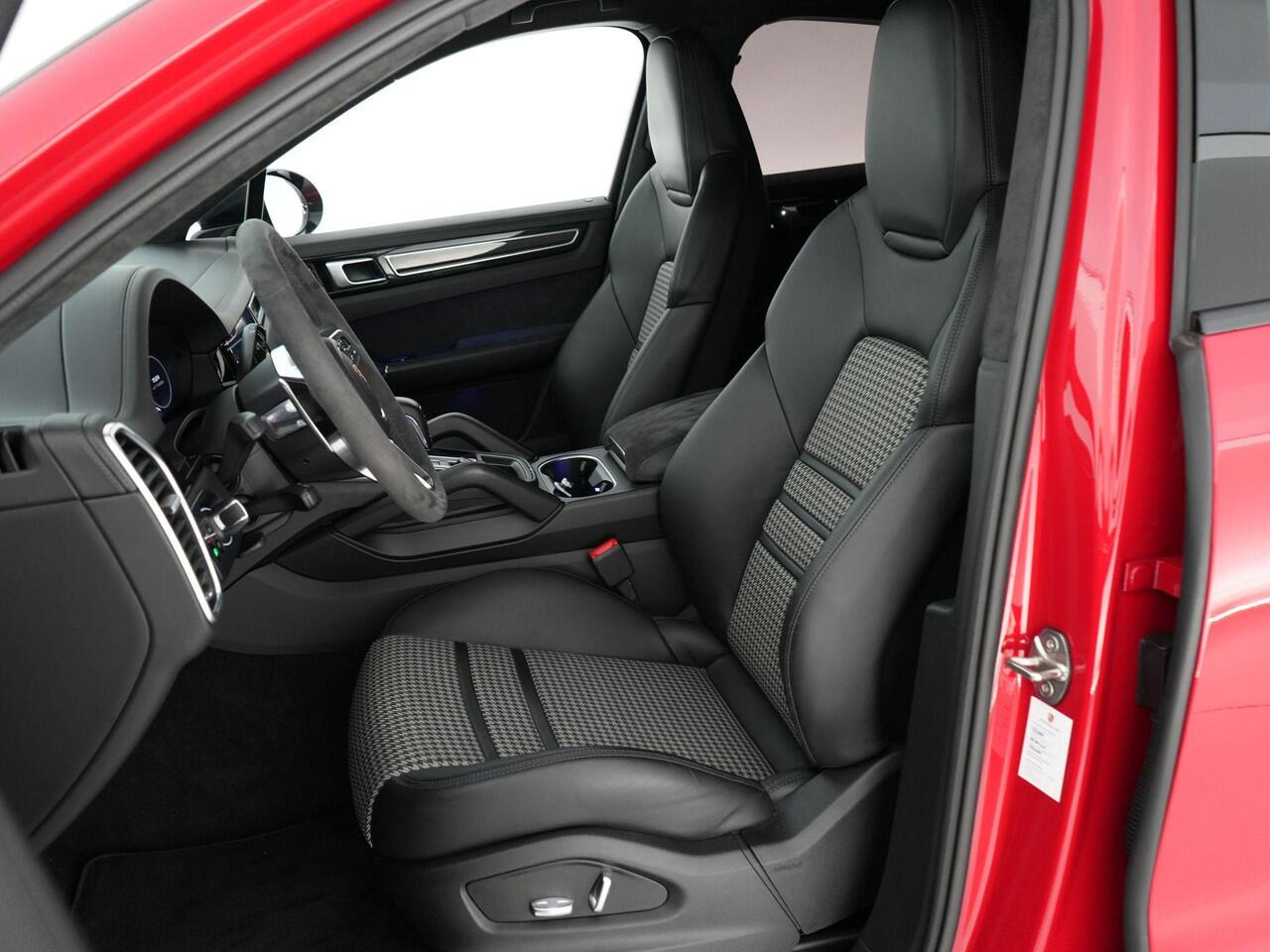 Porsche CAYENNE Coupé 4.0 GTS |lichtgewicht sportpakket|softclose|HUD|BOSE|luchtvering PASM|memory|stoelverwarming voor en achter|verwarmbare voorruit|