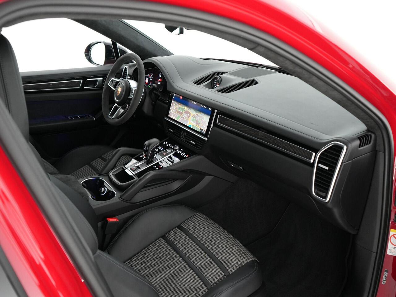 Porsche CAYENNE Coupé 4.0 GTS |lichtgewicht sportpakket|softclose|HUD|BOSE|luchtvering PASM|memory|stoelverwarming voor en achter|verwarmbare voorruit|