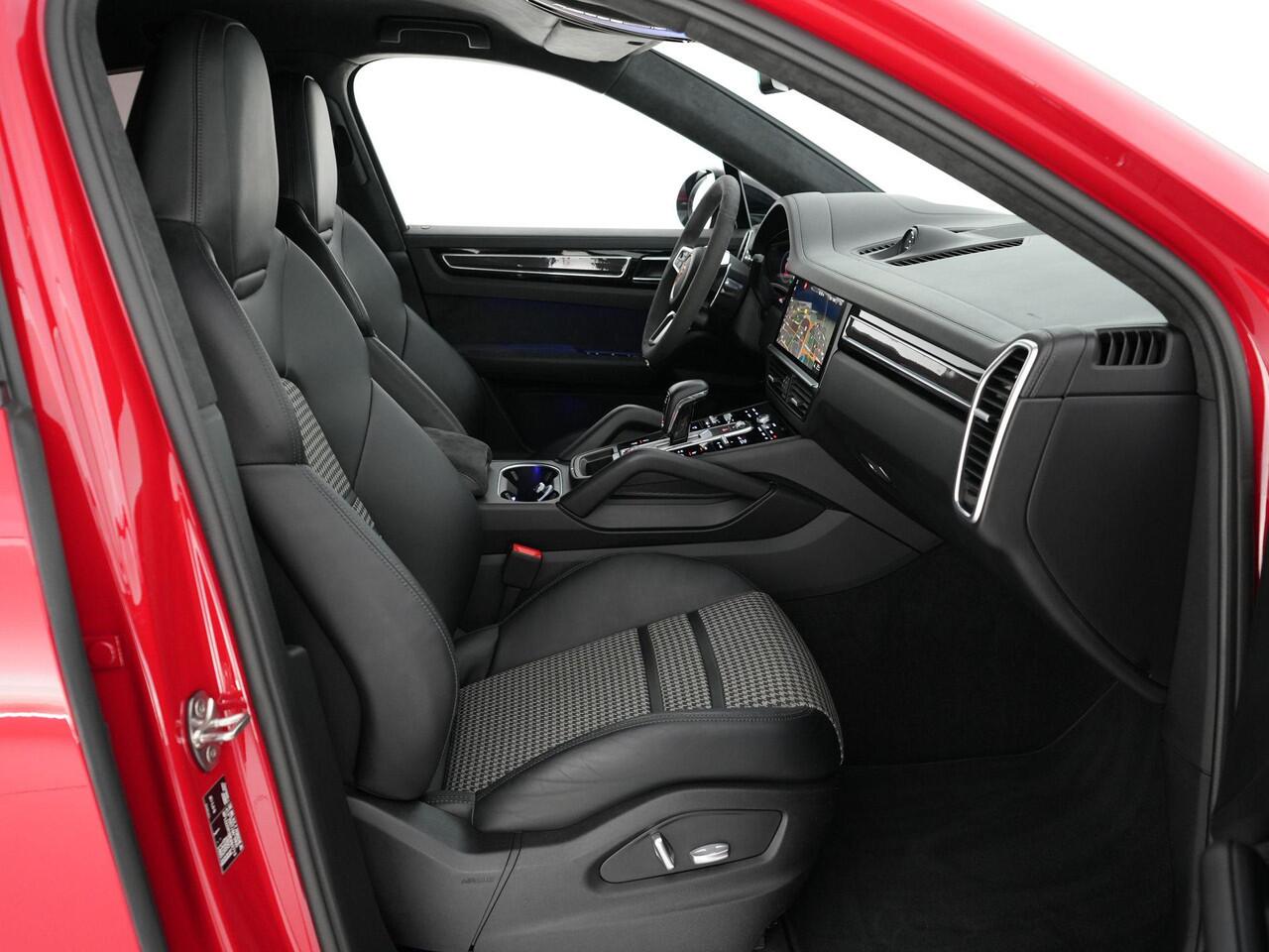 Porsche CAYENNE Coupé 4.0 GTS |lichtgewicht sportpakket|softclose|HUD|BOSE|luchtvering PASM|memory|stoelverwarming voor en achter|verwarmbare voorruit|