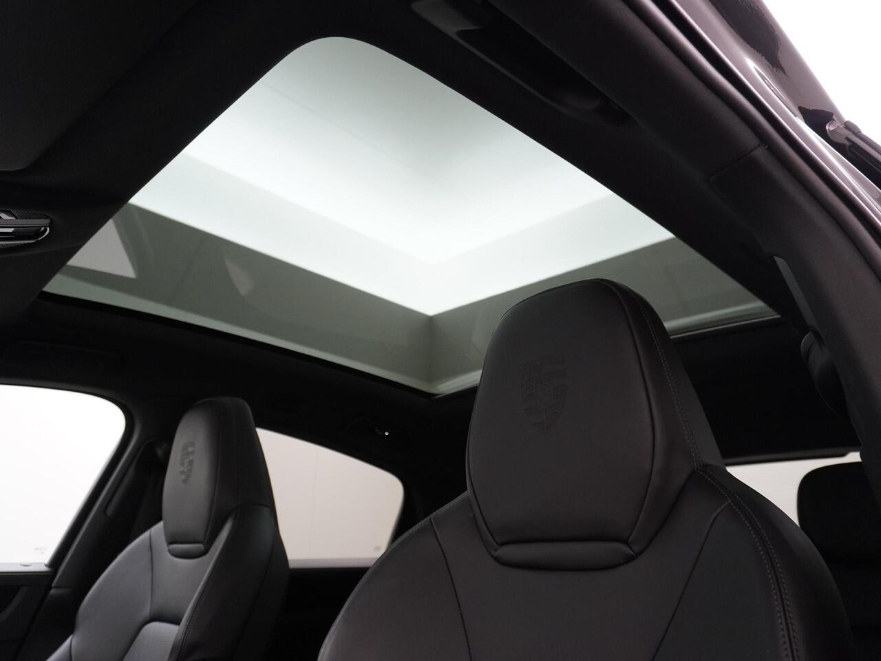 Porsche CAYENNE Coupé 3.0 E-Hybrid Panoramadak | 1e Eigenaar | Dealer onderhouden | 360 Camera