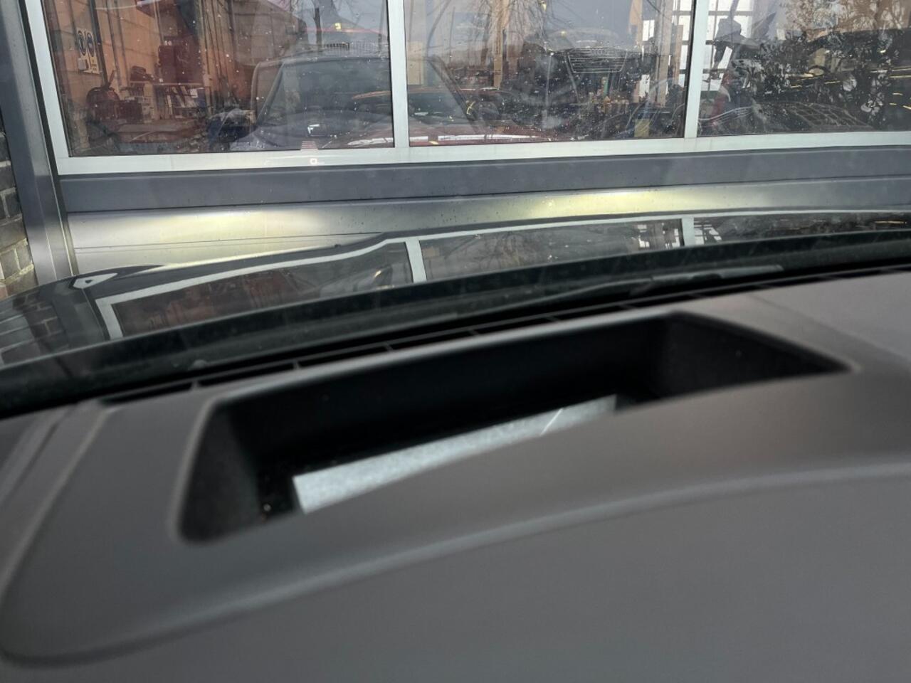 Porsche CAYENNE COUPÃ 3.0 E-HYBRID - ORG. NL. - SPORT CHR. - PANO - 4-WIELST. - 22 INCH