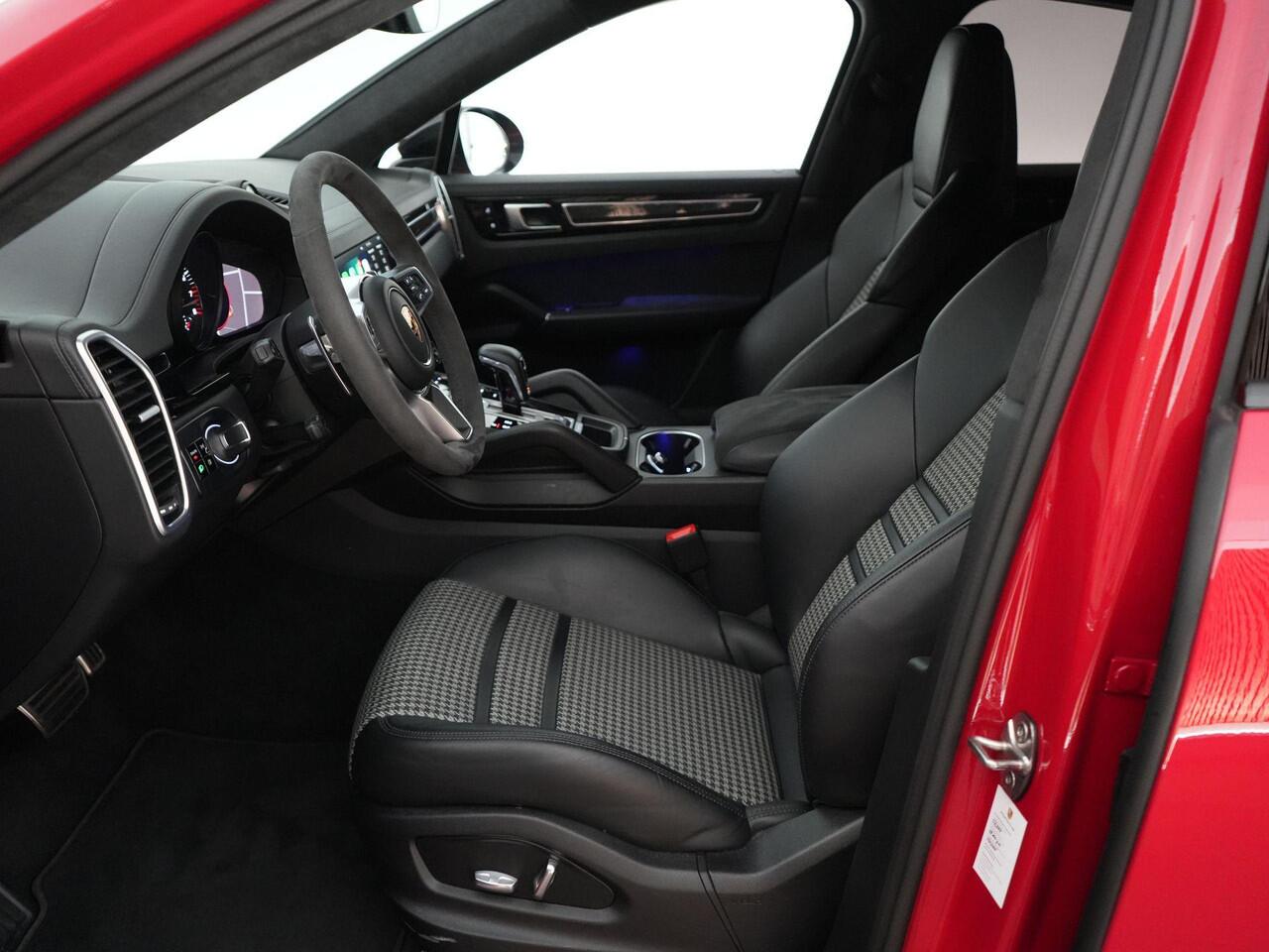 Porsche CAYENNE Coupé 4.0 GTS |lichtgewicht sportpakket|softclose|HUD|BOSE|luchtvering PASM|memory|stoelverwarming voor en achter|