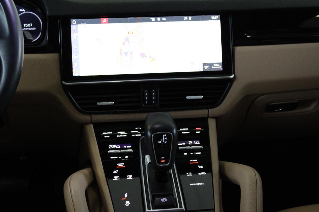 Porsche CAYENNE Coupé 3.0 E-Hybrid Sport Chrono - Panorama - Matrix - Trekhaak