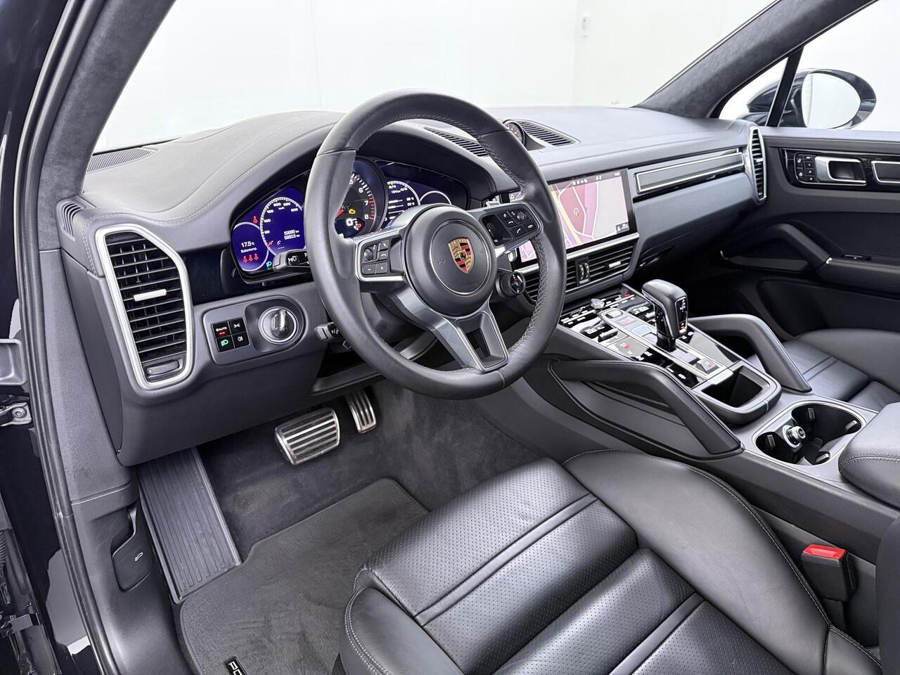 Porsche CAYENNE 4.0 GTS V8 | Sport Uitlaat | Dealer onderhouden | Sport Chrono | HUD | Bose