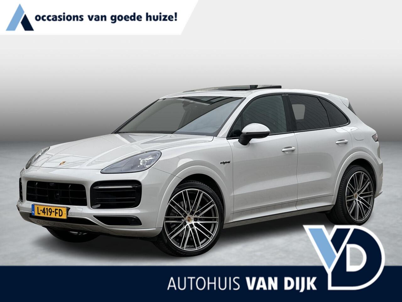 Porsche CAYENNE 3.0 E-Hybrid | NL-Auto/Plug-in/1e eign./Voll.Historie/Pano-schuifdak/BOSE/Luchtvering/22-inch/Softclose/Massage