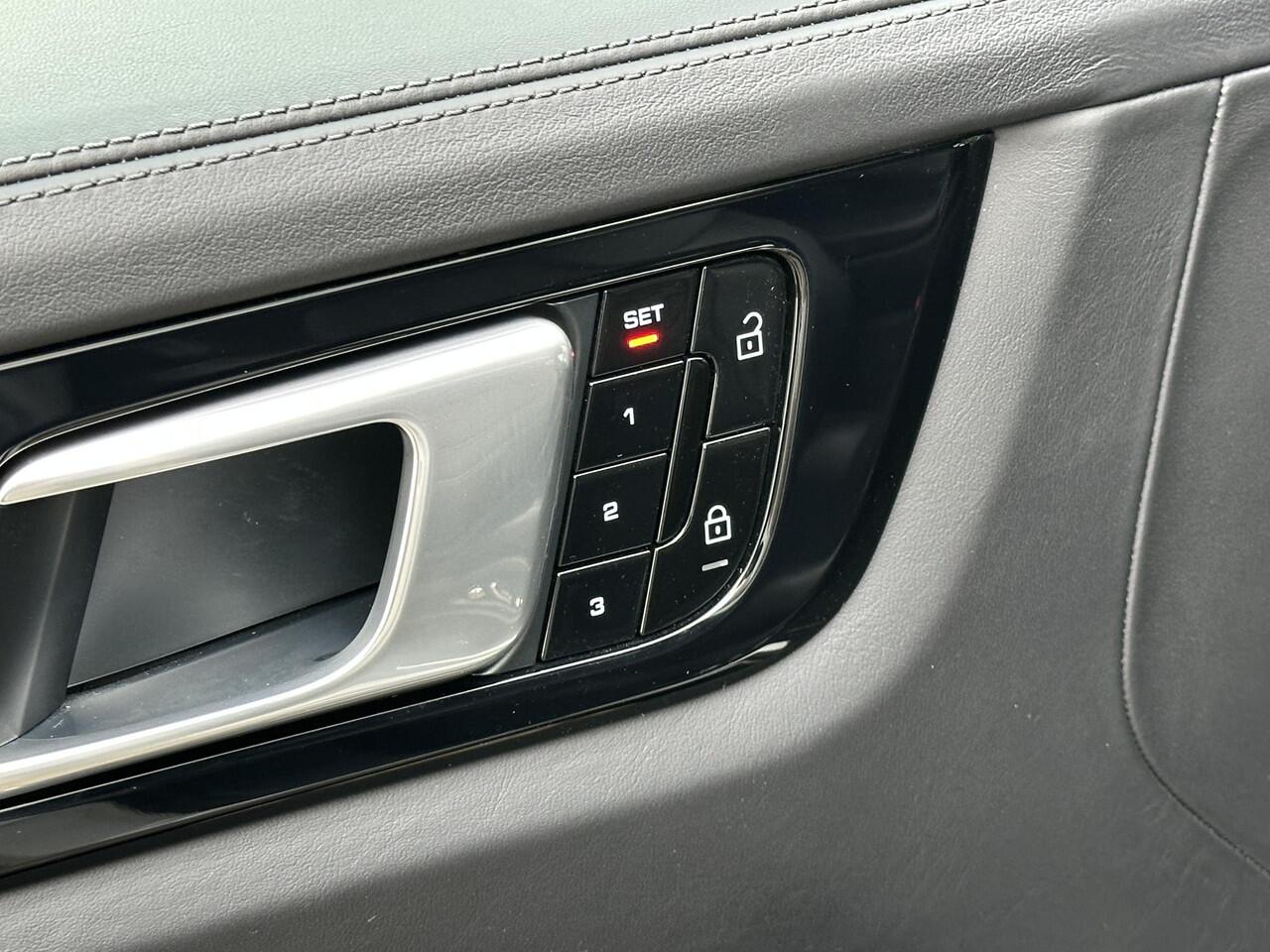 Porsche CAYENNE 3.0 E-Hybrid | NL-Auto/Plug-in/1e eign./Voll.Historie/Pano-schuifdak/BOSE/Luchtvering/22-inch/Softclose/Massage