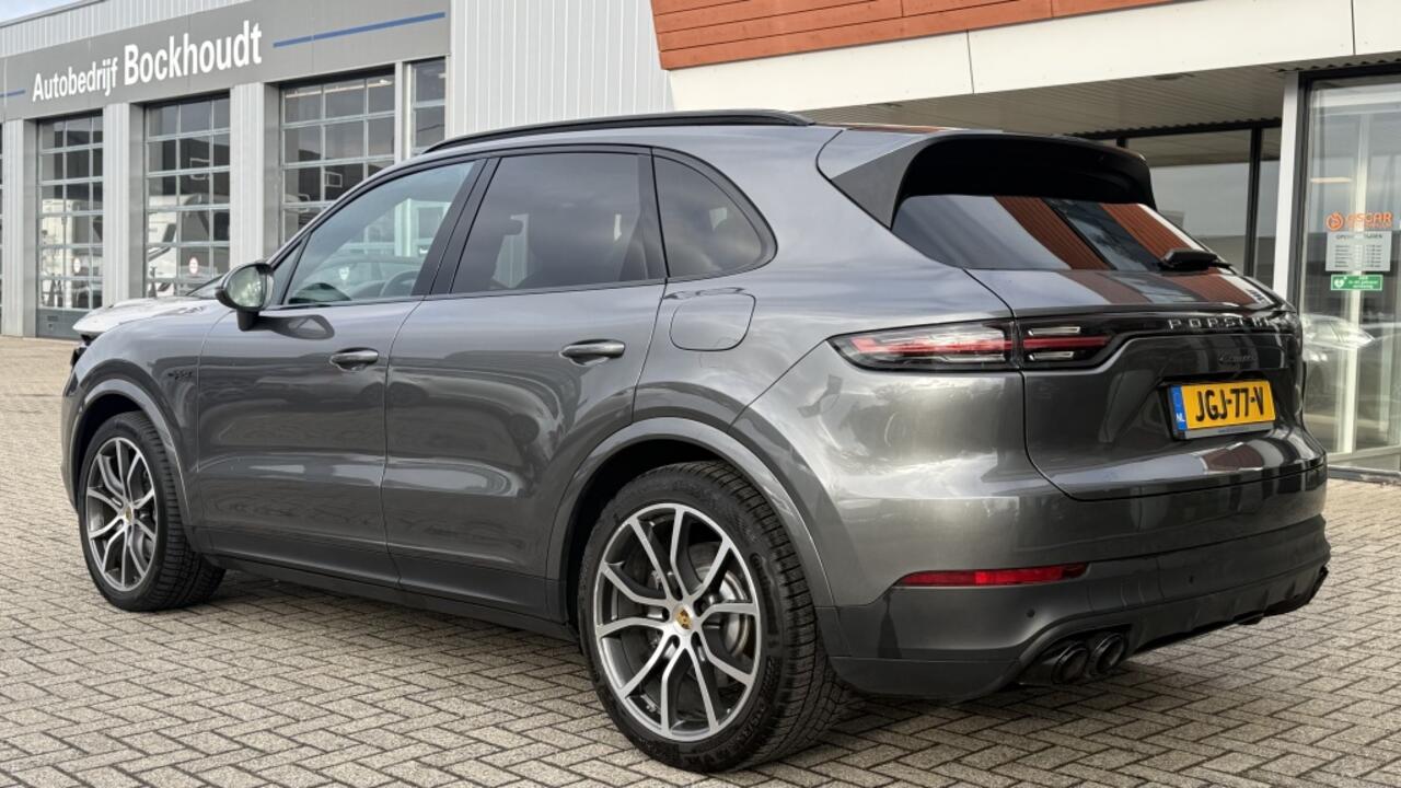 Porsche CAYENNE 3.0 E-Hybrid Pano | Leer | Sport |