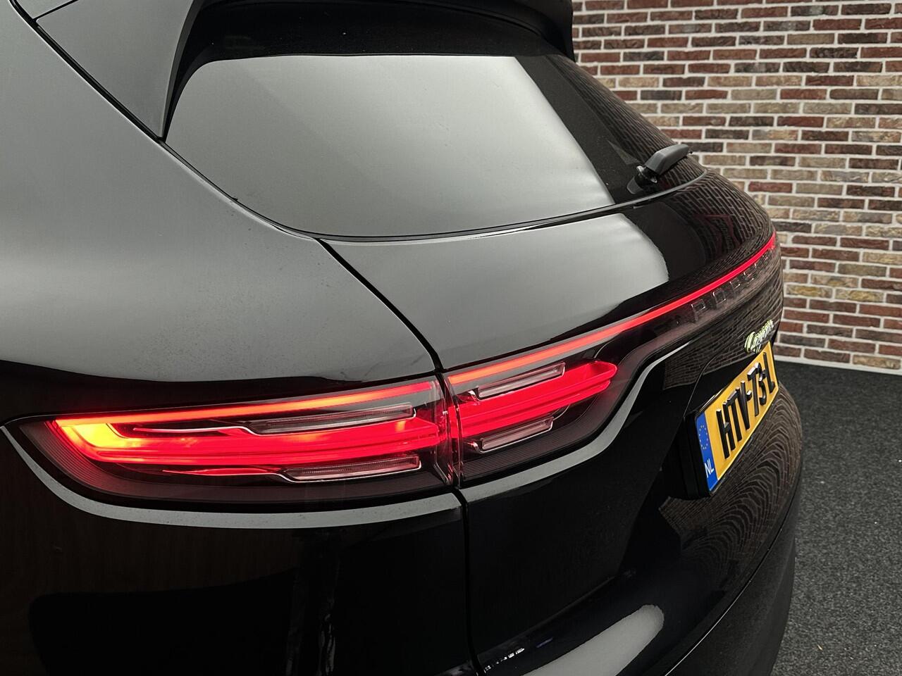 Porsche CAYENNE 3.0 E-Hybrid Pano Trekhaak Porsche Aproved Garantie Sport Uitlaat!