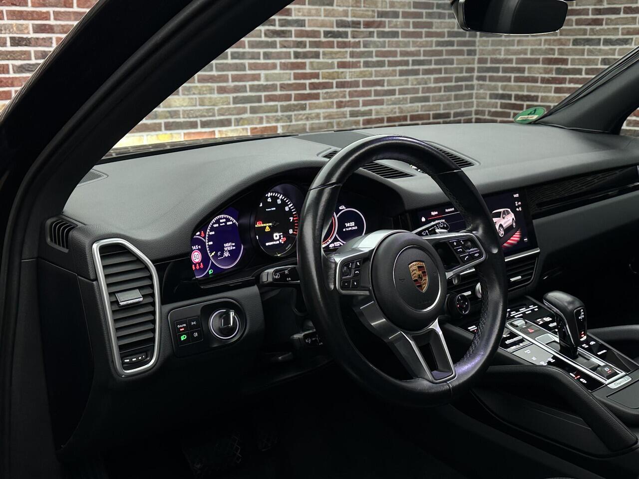 Porsche CAYENNE 3.0 E-Hybrid Pano Trekhaak Porsche Aproved Garantie Sport Uitlaat!