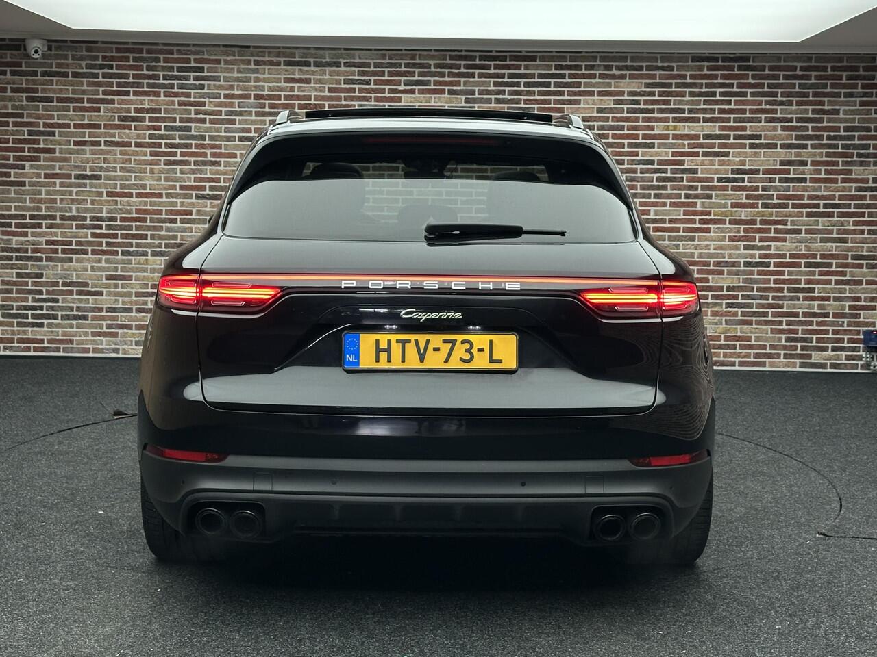 Porsche CAYENNE 3.0 E-Hybrid Pano Trekhaak Porsche Aproved Garantie Sport Uitlaat!