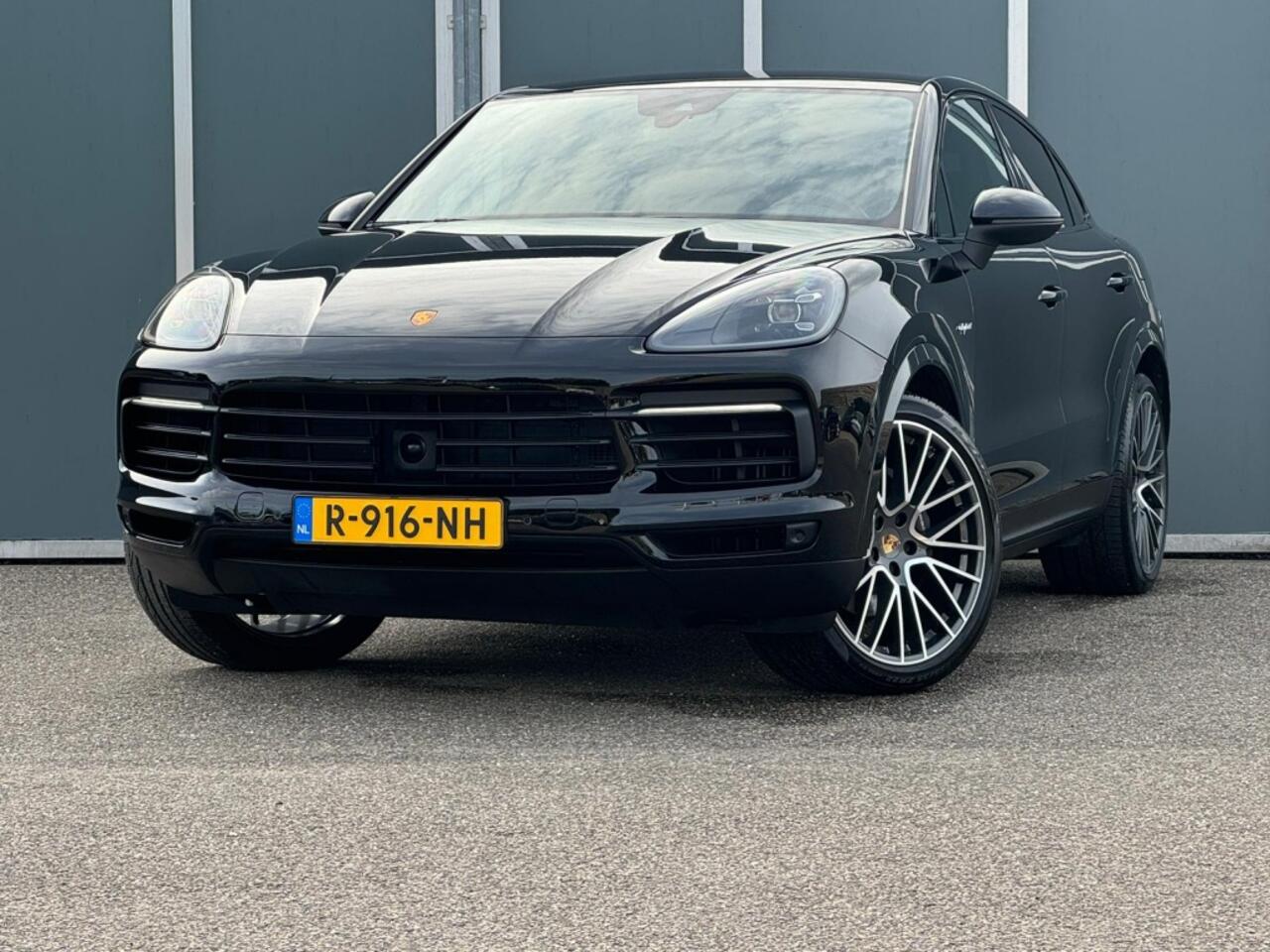 Porsche CAYENNE Coupe 3.0 E-Hybrid | Luchtvering | Bose | Pano | Alarm 5 | Trekhaak